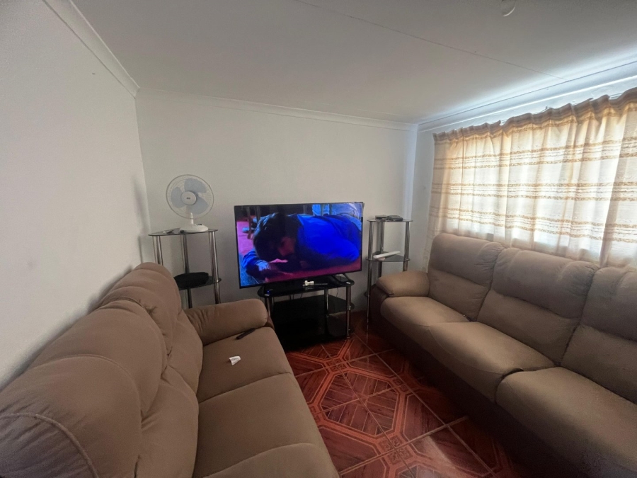 2 Bedroom Property for Sale in Kwazakhele Eastern Cape